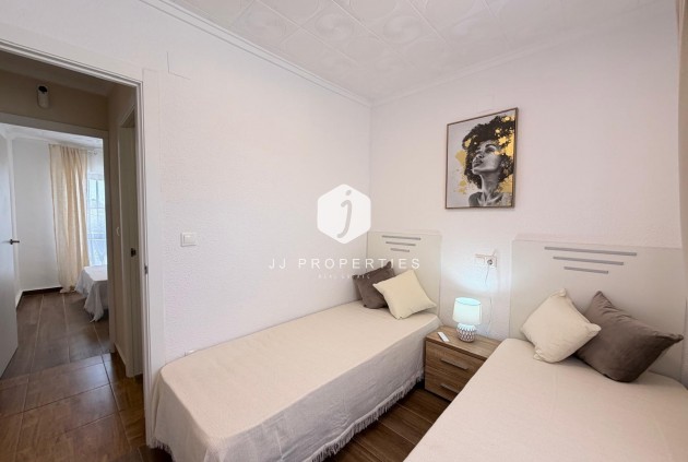 Resale - Bungalow -
Torrevieja - El Limonar