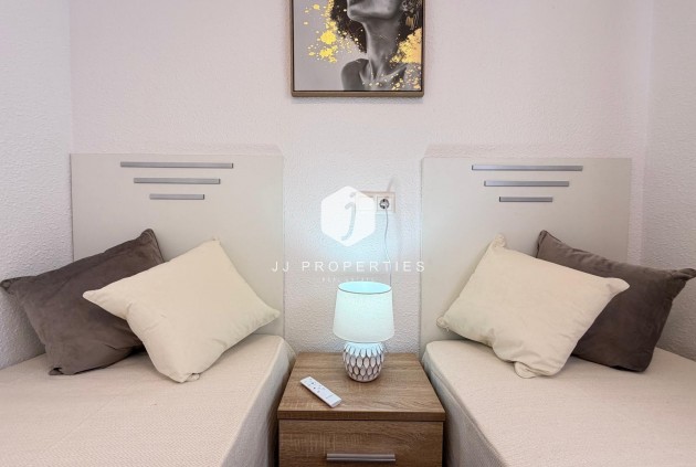 Resale - Bungalow -
Torrevieja - El Limonar