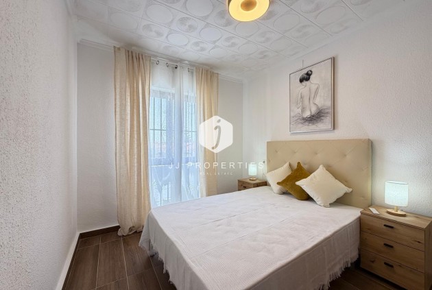 Resale - Bungalow -
Torrevieja - El Limonar