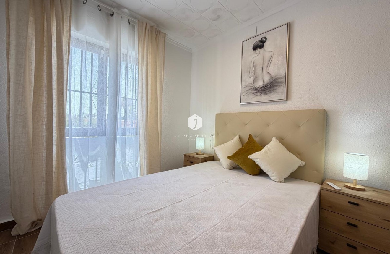 Resale - Bungalow -
Torrevieja - El Limonar