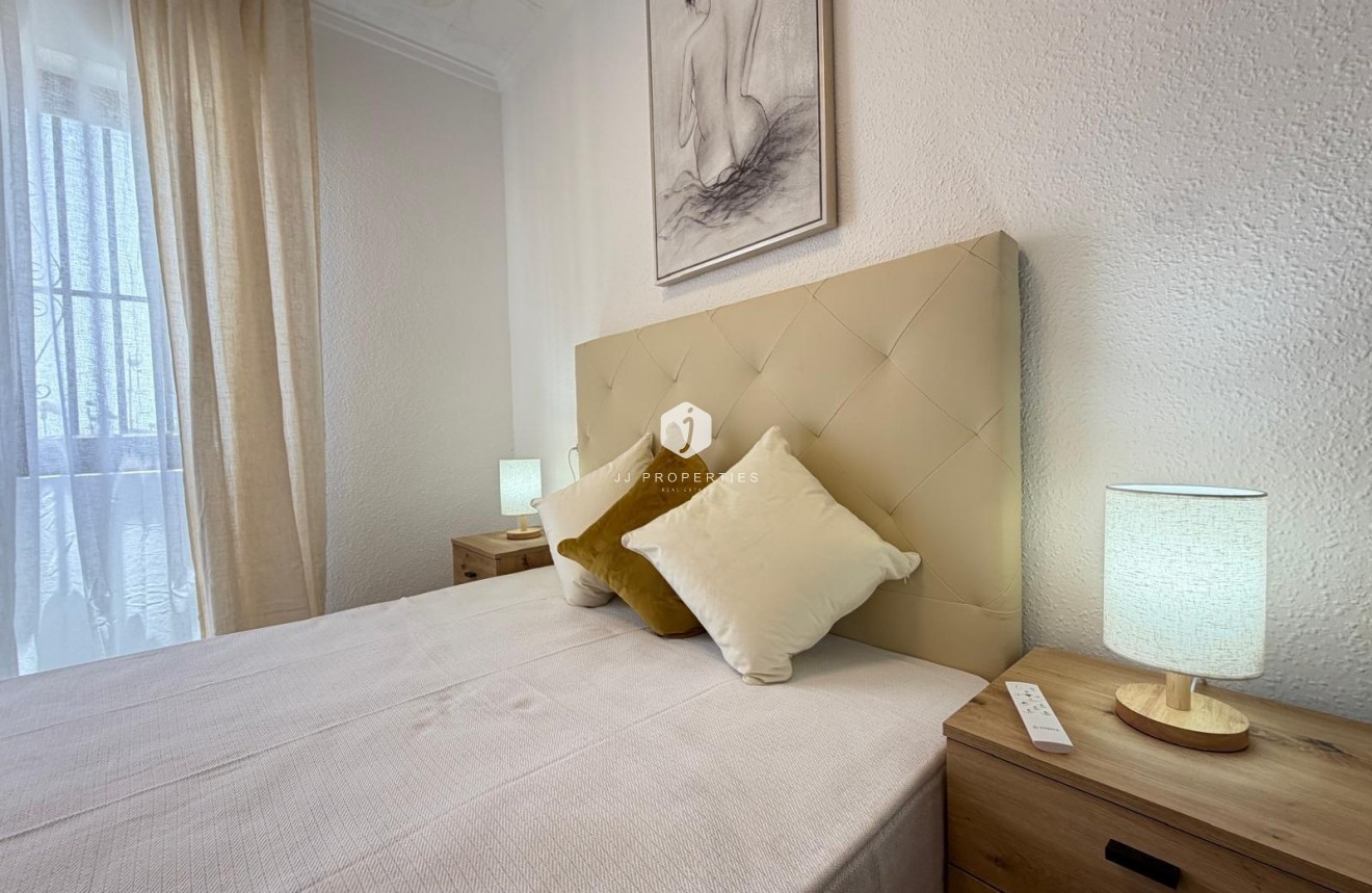 Resale - Bungalow -
Torrevieja - El Limonar