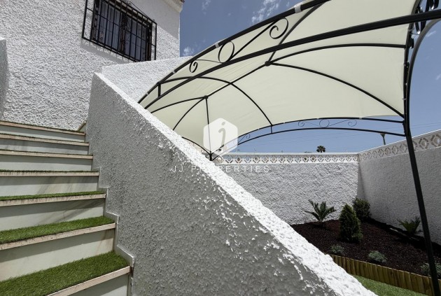 Resale - Bungalow -
Torrevieja - El Limonar