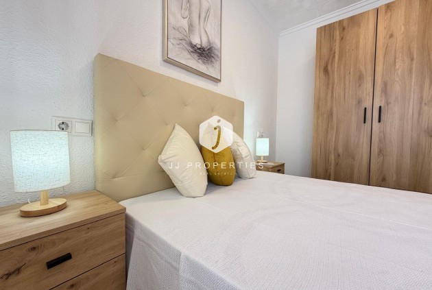 Resale - Bungalow -
Torrevieja - El Limonar