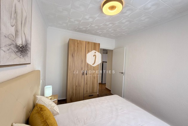 Resale - Bungalow -
Torrevieja - El Limonar