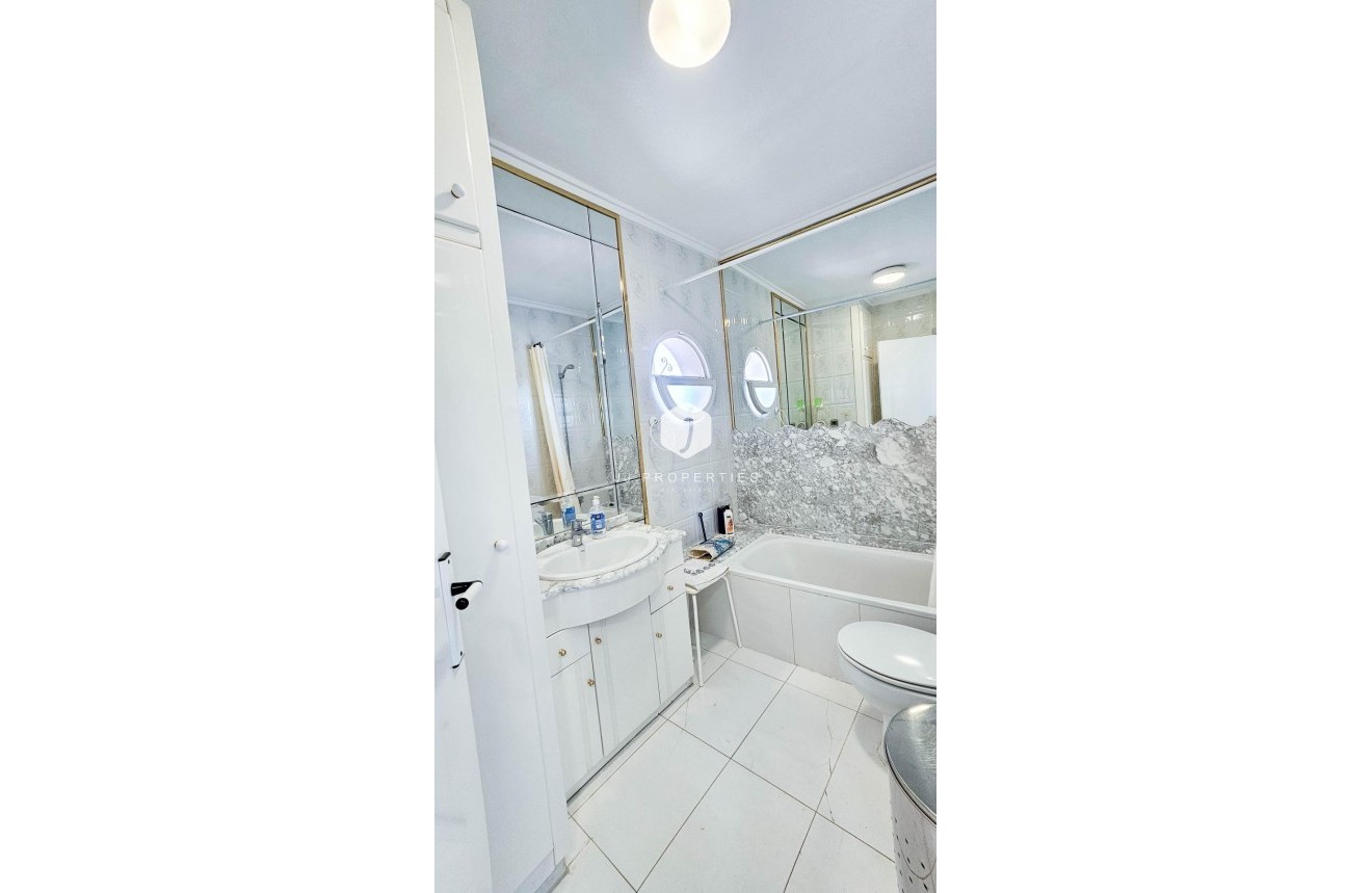 Resale - Bungalow -
Orihuela Costa - Los Altos