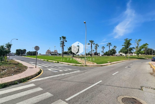 Resale - Bungalow -
Orihuela Costa - Los Altos