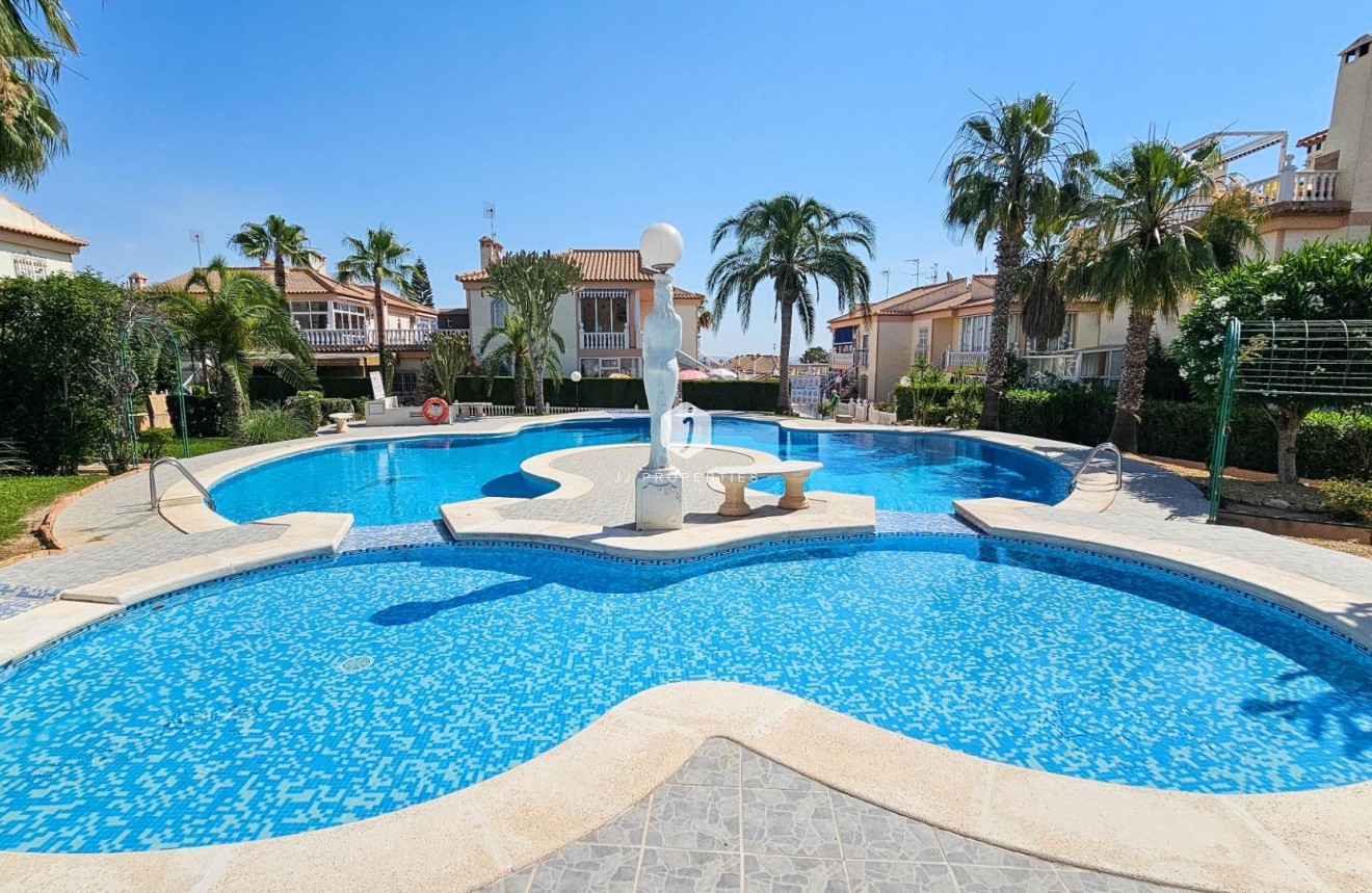 Resale - Bungalow -
Orihuela Costa - Los Altos