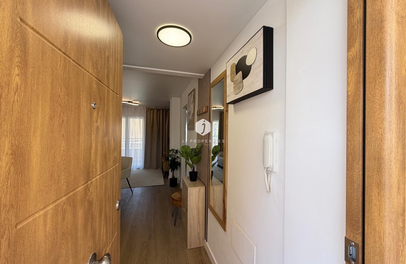 Resale - Apartment / flat -
Torrevieja - Nueva Torrevieja