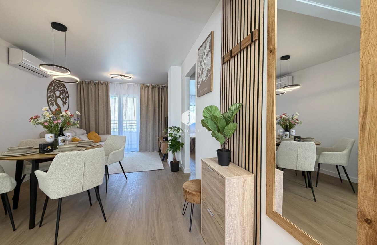 Resale - Apartment / flat -
Torrevieja - Nueva Torrevieja
