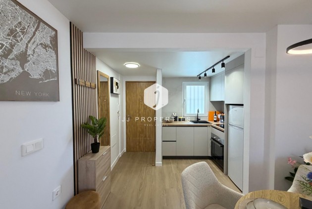 Resale - Apartment / flat -
Torrevieja - Nueva Torrevieja