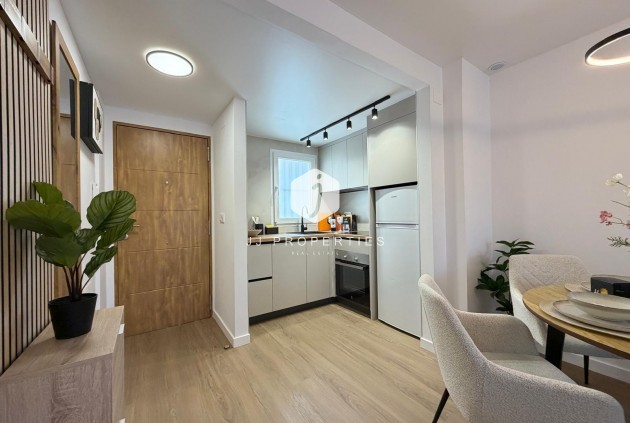 Resale - Apartment / flat -
Torrevieja - Nueva Torrevieja