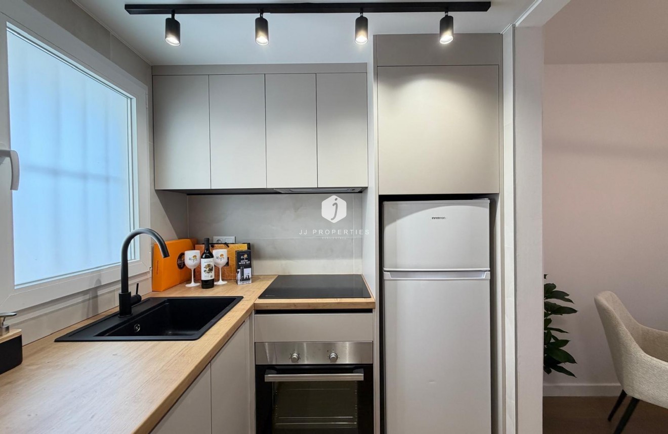 Resale - Apartment / flat -
Torrevieja - Nueva Torrevieja