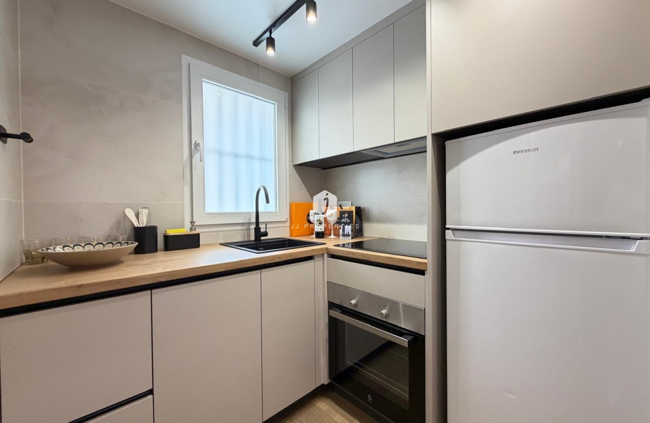 Resale - Apartment / flat -
Torrevieja - Nueva Torrevieja