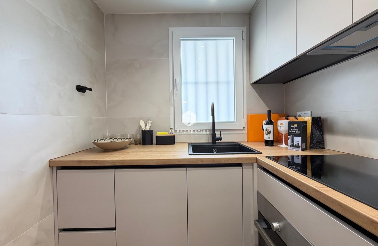 Resale - Apartment / flat -
Torrevieja - Nueva Torrevieja