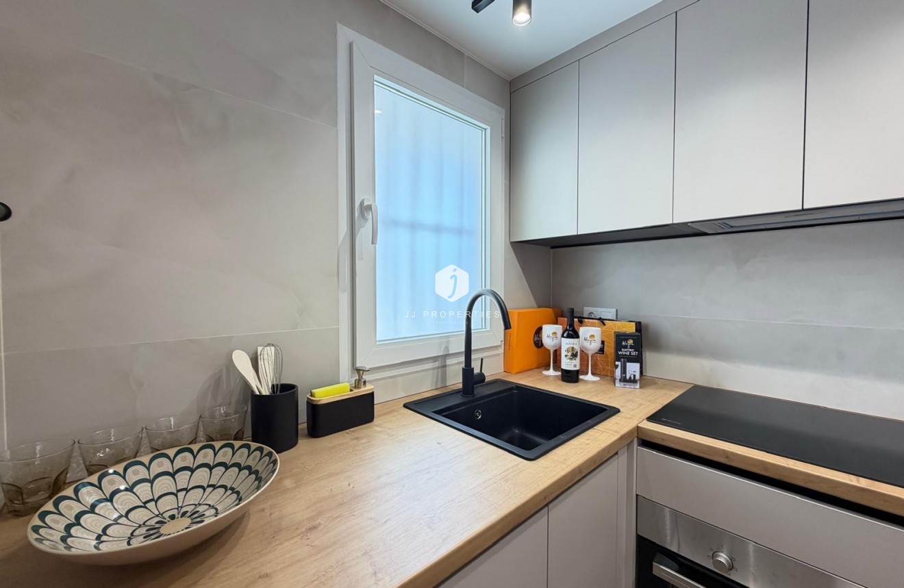 Resale - Apartment / flat -
Torrevieja - Nueva Torrevieja