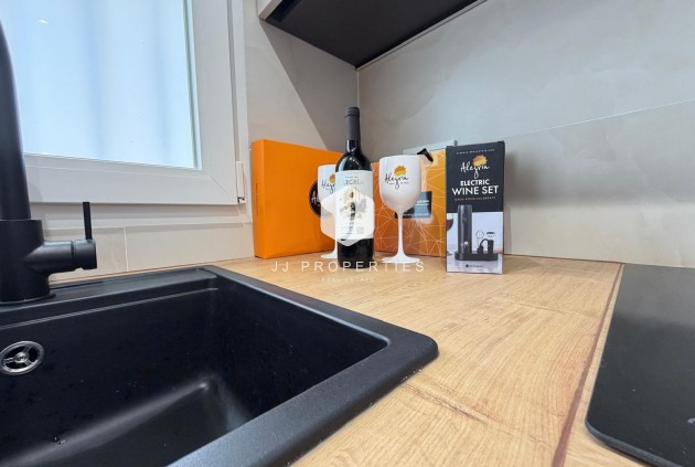 Resale - Apartment / flat -
Torrevieja - Nueva Torrevieja