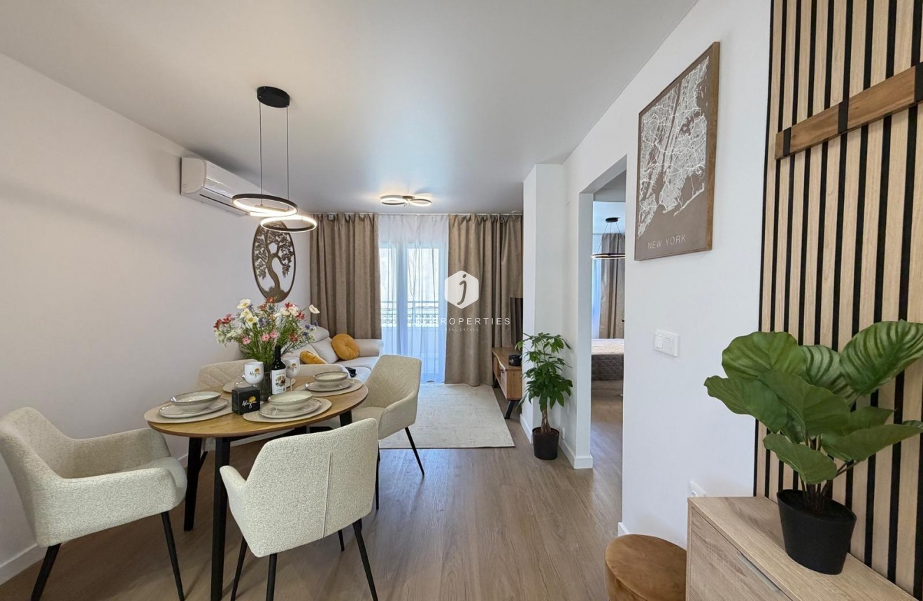 Resale - Apartment / flat -
Torrevieja - Nueva Torrevieja