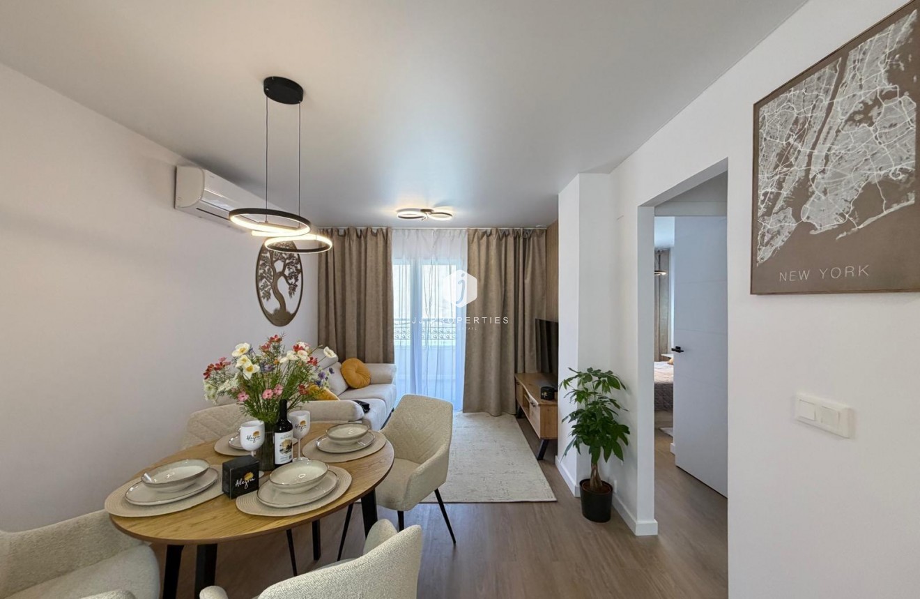 Resale - Apartment / flat -
Torrevieja - Nueva Torrevieja