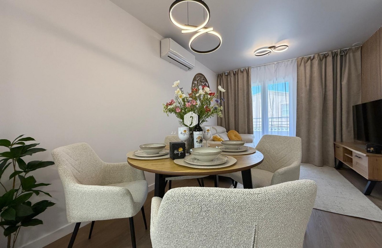 Resale - Apartment / flat -
Torrevieja - Nueva Torrevieja