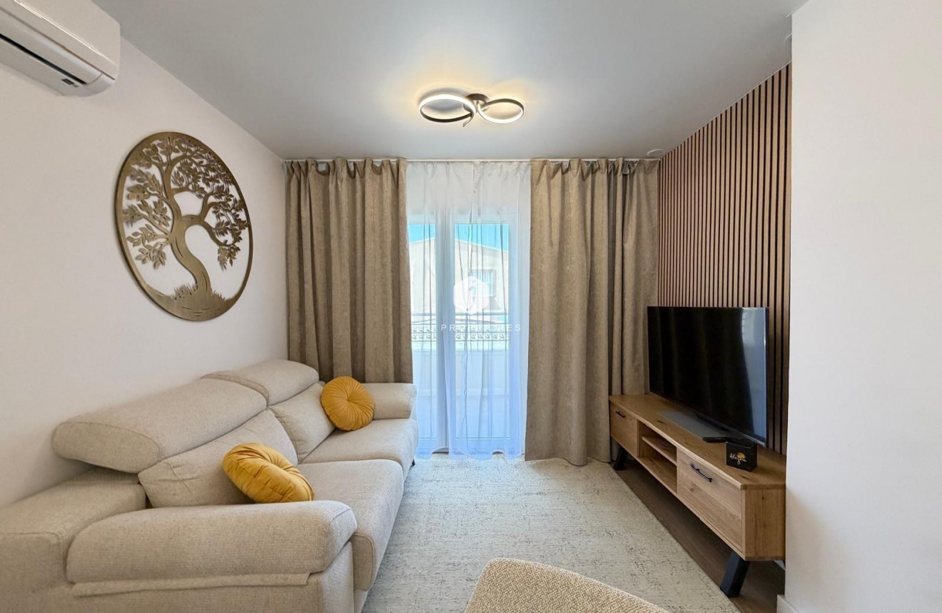 Resale - Apartment / flat -
Torrevieja - Nueva Torrevieja