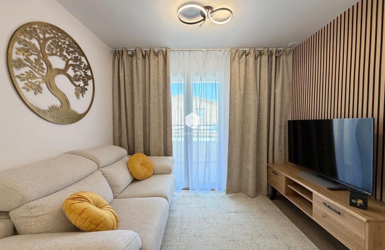 Resale - Apartment / flat -
Torrevieja - Nueva Torrevieja