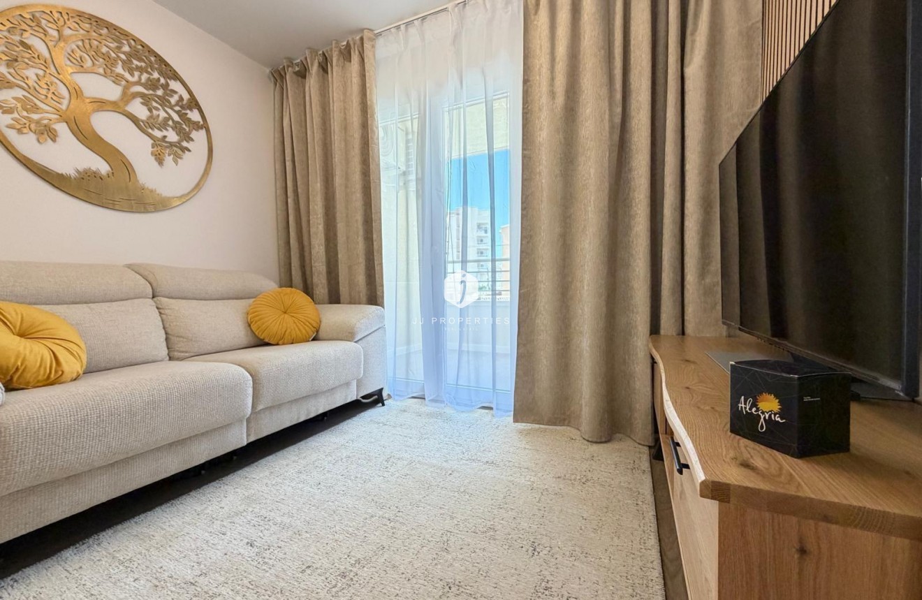 Resale - Apartment / flat -
Torrevieja - Nueva Torrevieja