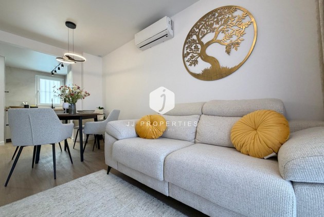 Resale - Apartment / flat -
Torrevieja - Nueva Torrevieja