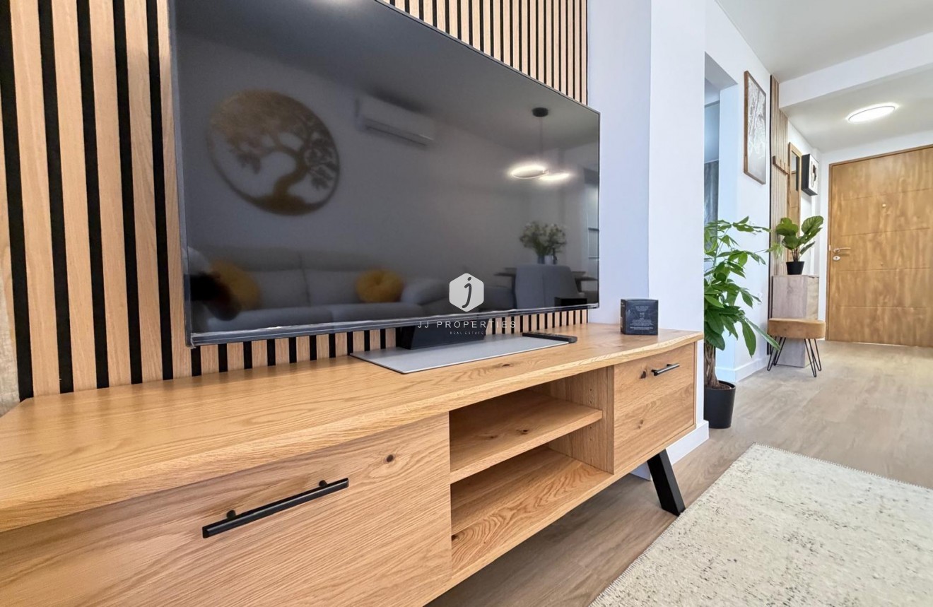 Resale - Apartment / flat -
Torrevieja - Nueva Torrevieja
