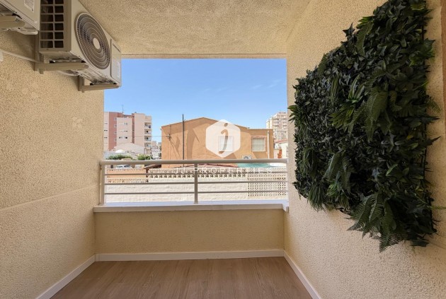Resale - Apartment / flat -
Torrevieja - Nueva Torrevieja