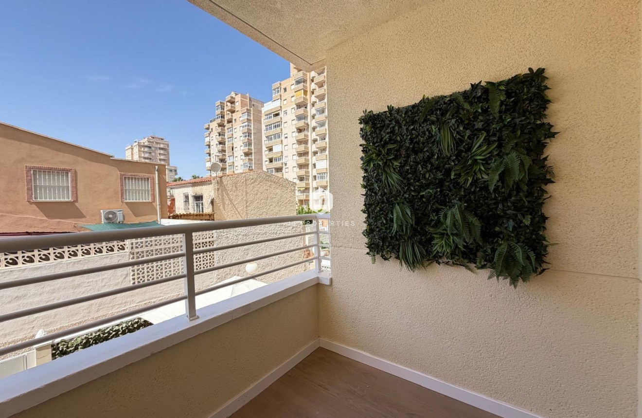 Resale - Apartment / flat -
Torrevieja - Nueva Torrevieja