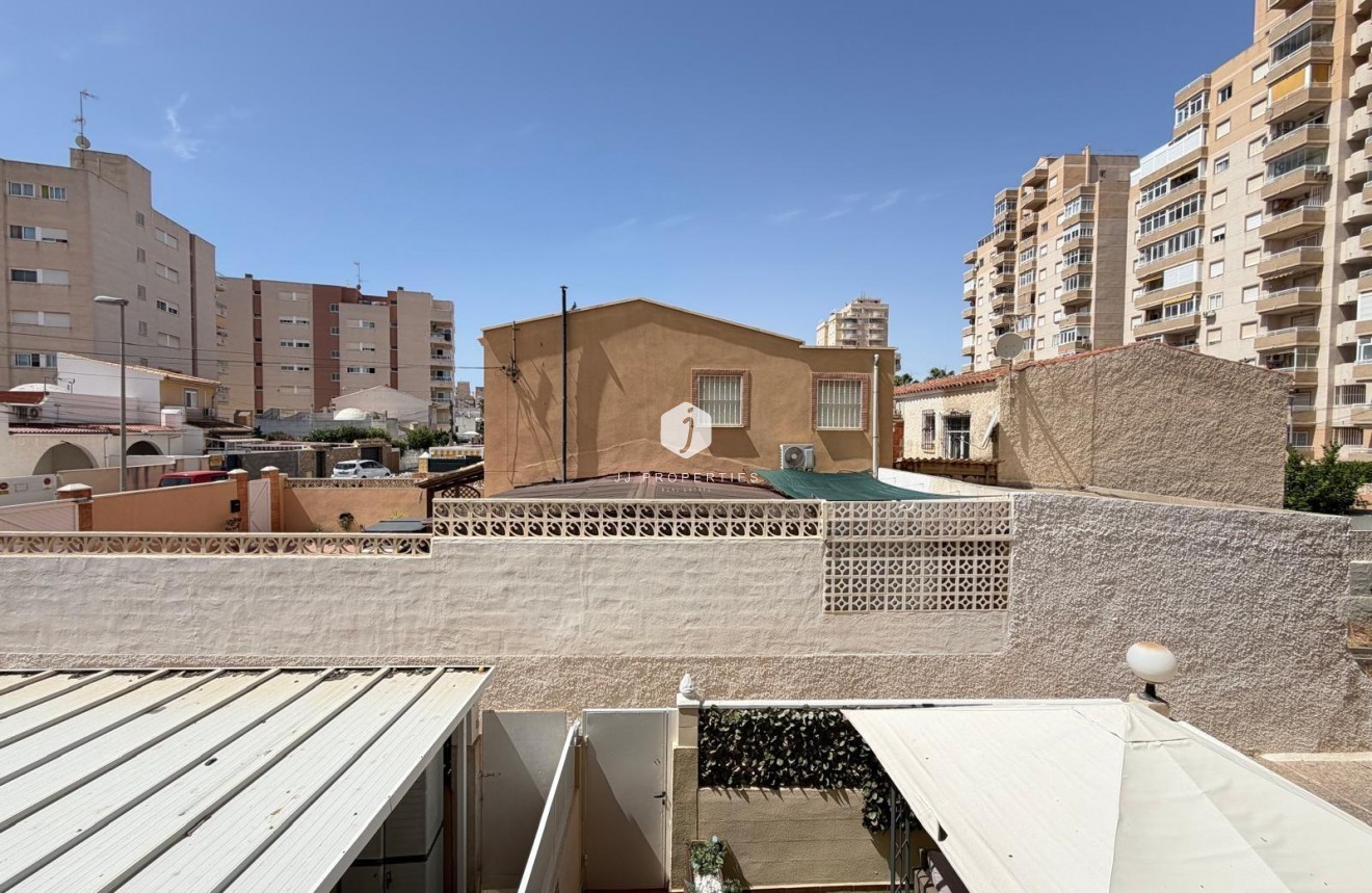 Resale - Apartment / flat -
Torrevieja - Nueva Torrevieja