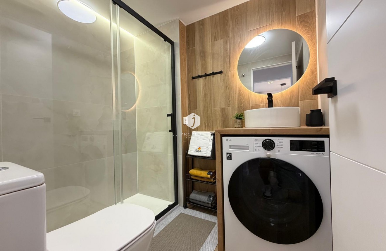 Resale - Apartment / flat -
Torrevieja - Nueva Torrevieja