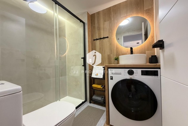 Resale - Apartment / flat -
Torrevieja - Nueva Torrevieja