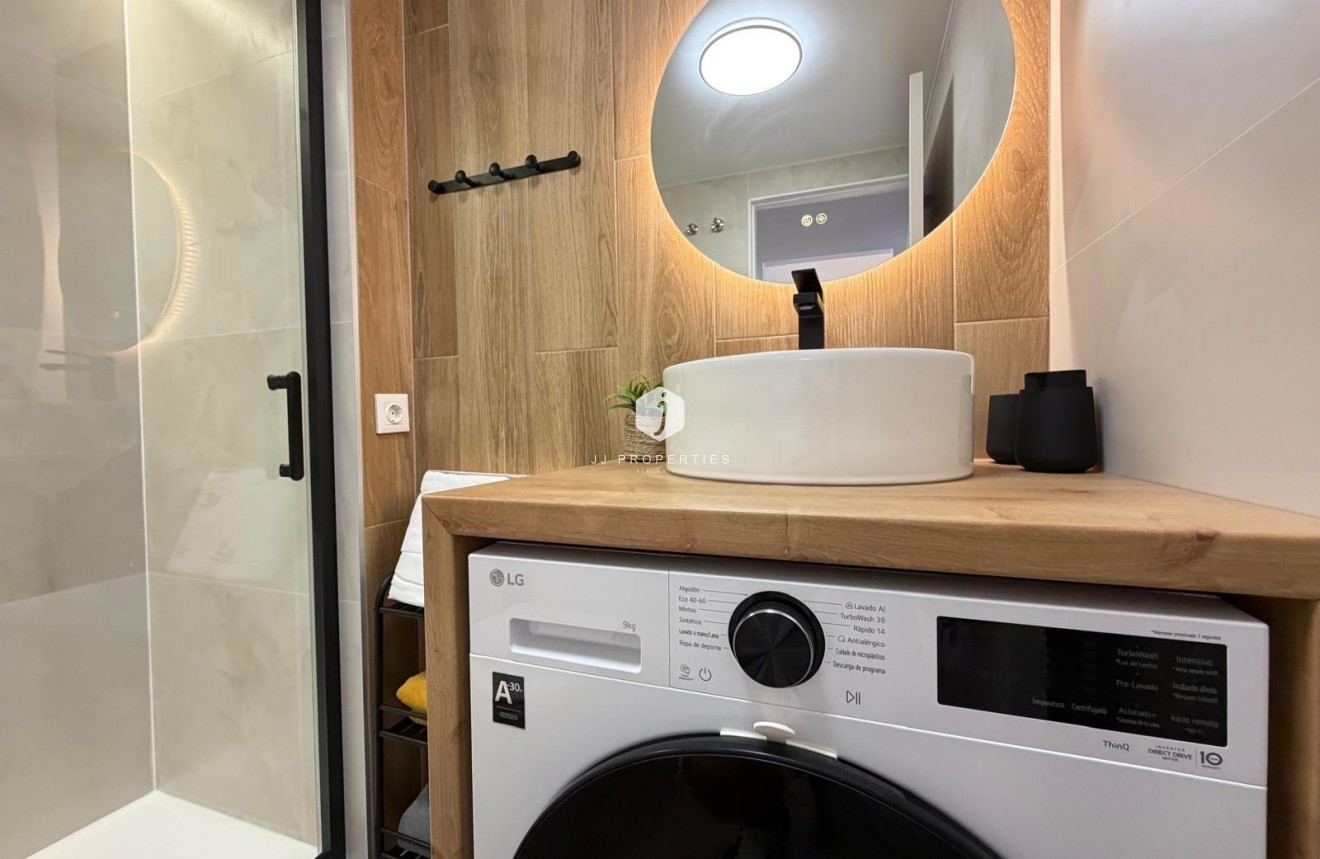 Resale - Apartment / flat -
Torrevieja - Nueva Torrevieja