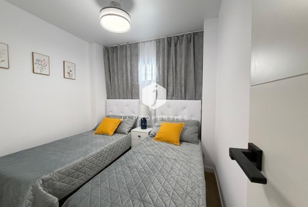 Resale - Apartment / flat -
Torrevieja - Nueva Torrevieja
