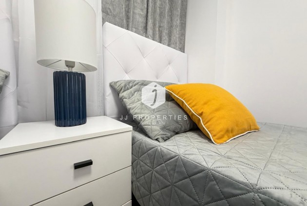 Resale - Apartment / flat -
Torrevieja - Nueva Torrevieja