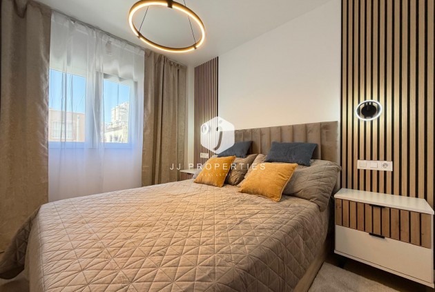 Resale - Apartment / flat -
Torrevieja - Nueva Torrevieja