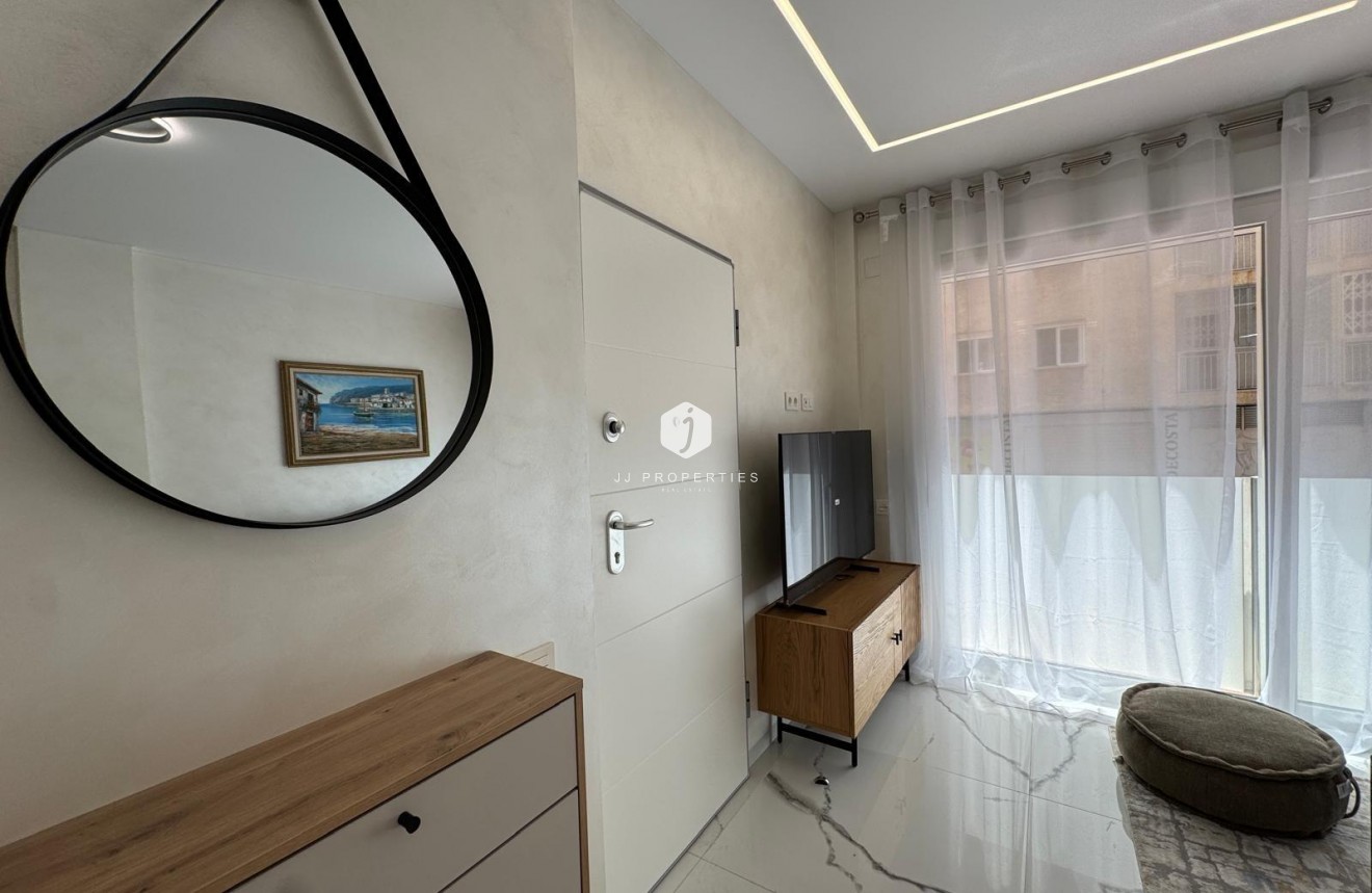 Resale - Apartment / flat -
Torrevieja - Estacion de autobuses