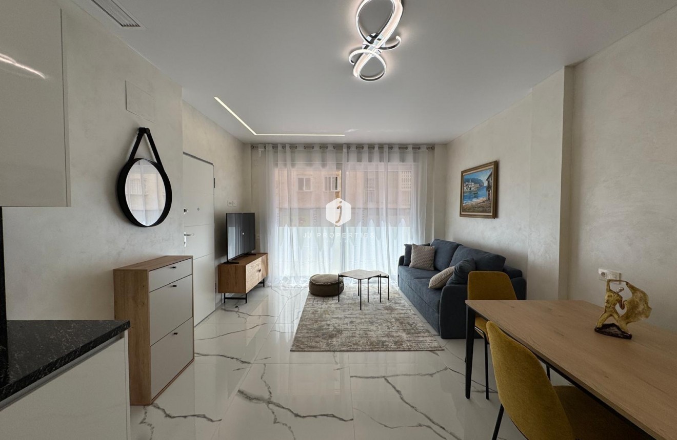 Resale - Apartment / flat -
Torrevieja - Estacion de autobuses