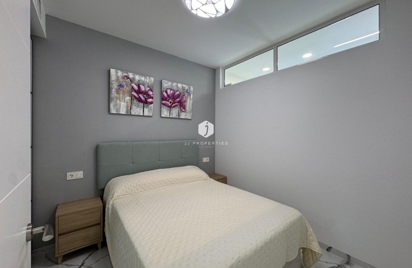 Resale - Apartment / flat -
Torrevieja - Estacion de autobuses