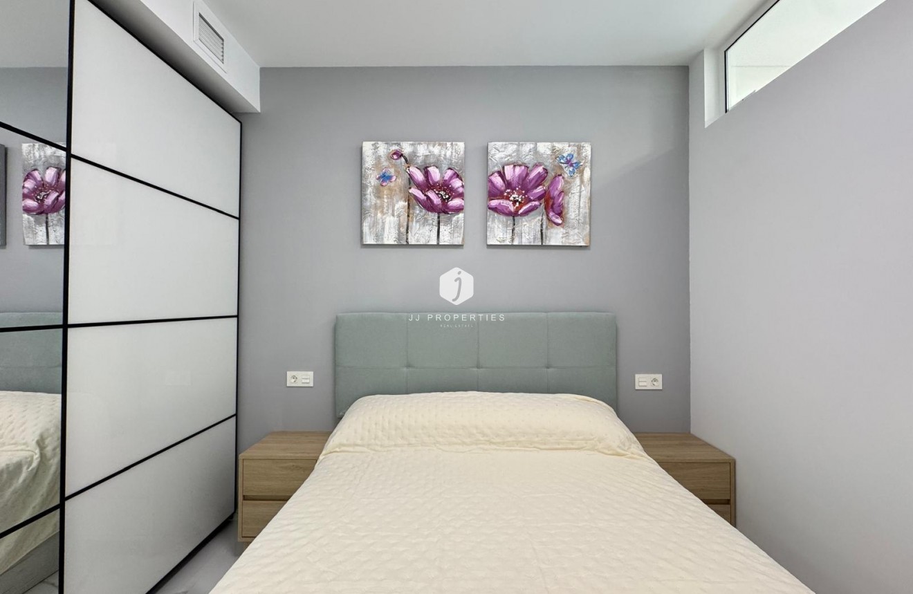 Resale - Apartment / flat -
Torrevieja - Estacion de autobuses