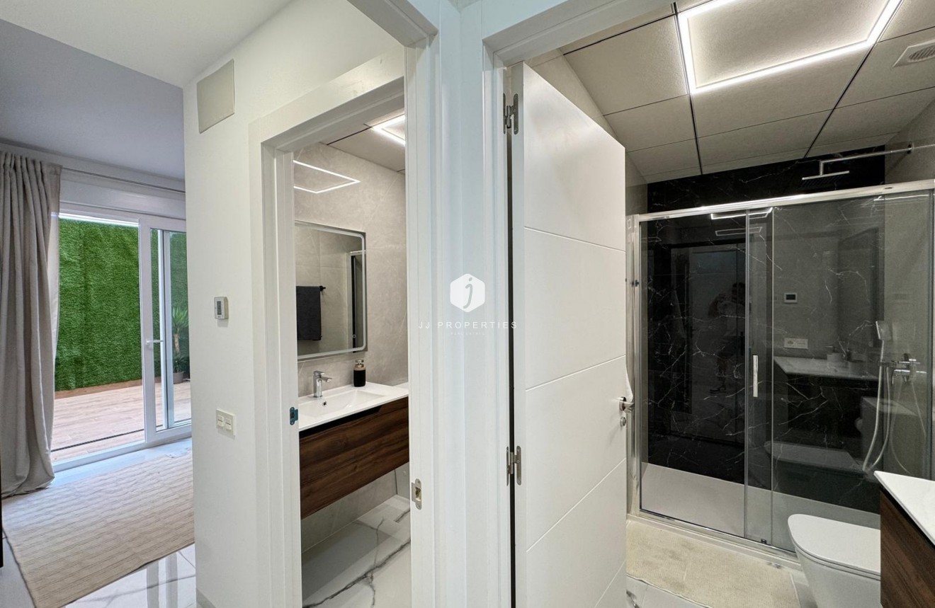 Resale - Apartment / flat -
Torrevieja - Estacion de autobuses
