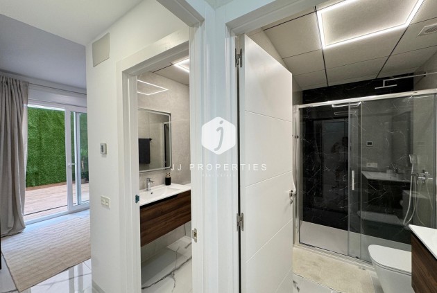 Resale - Apartment / flat -
Torrevieja - Estacion de autobuses