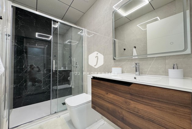 Resale - Apartment / flat -
Torrevieja - Estacion de autobuses