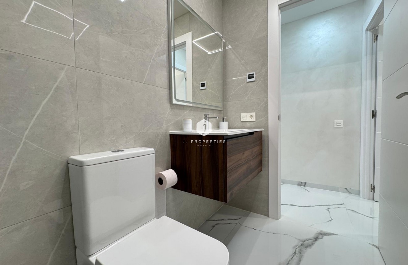 Resale - Apartment / flat -
Torrevieja - Estacion de autobuses