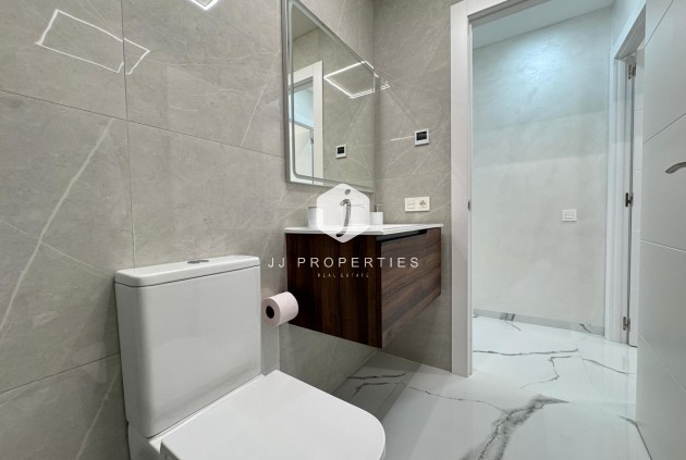 Resale - Apartment / flat -
Torrevieja - Estacion de autobuses