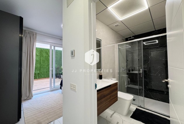 Resale - Apartment / flat -
Torrevieja - Estacion de autobuses