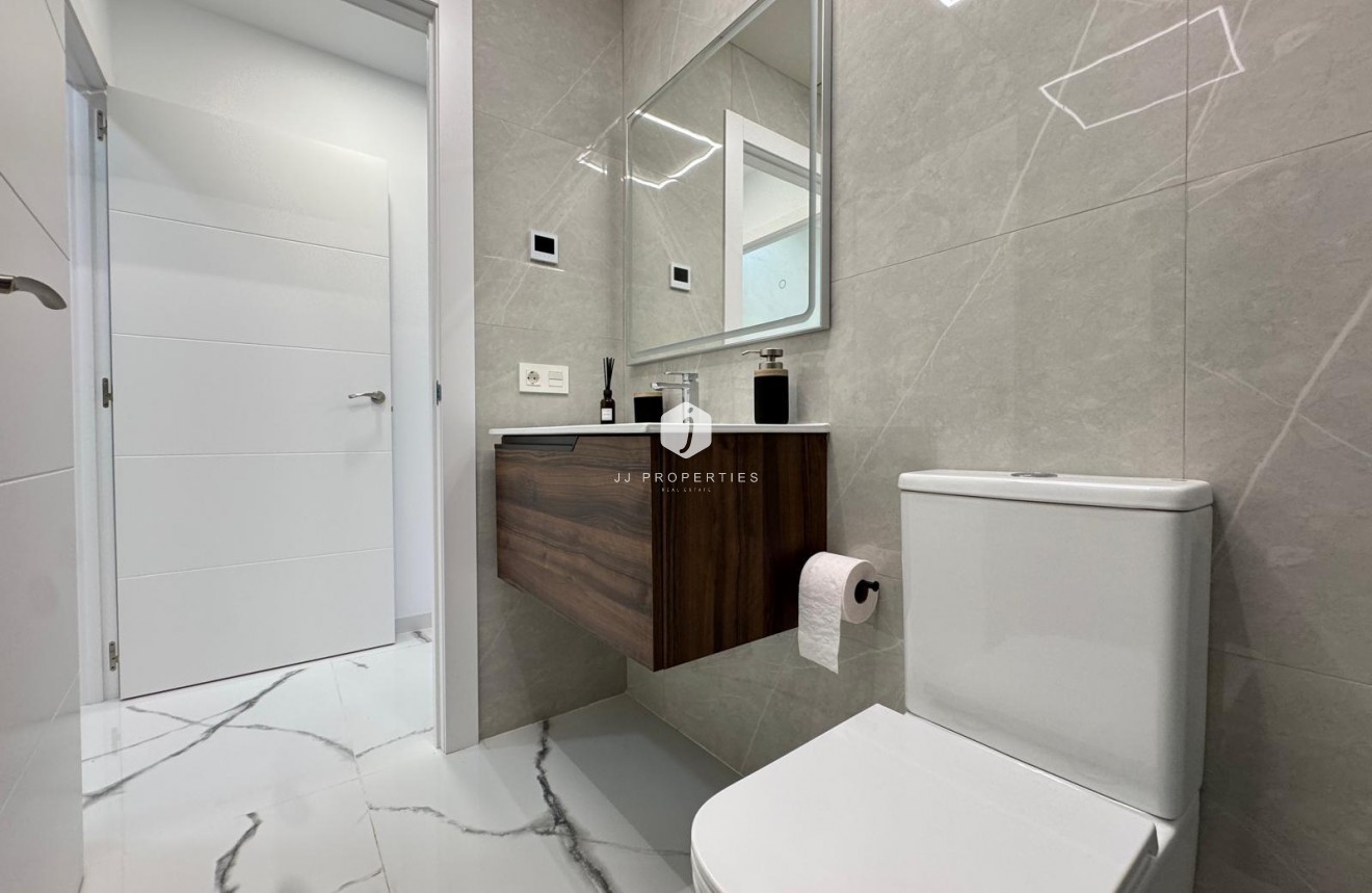 Resale - Apartment / flat -
Torrevieja - Estacion de autobuses
