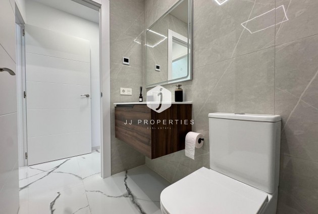 Resale - Apartment / flat -
Torrevieja - Estacion de autobuses