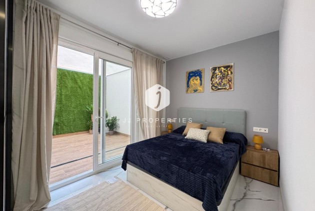Resale - Apartment / flat -
Torrevieja - Estacion de autobuses